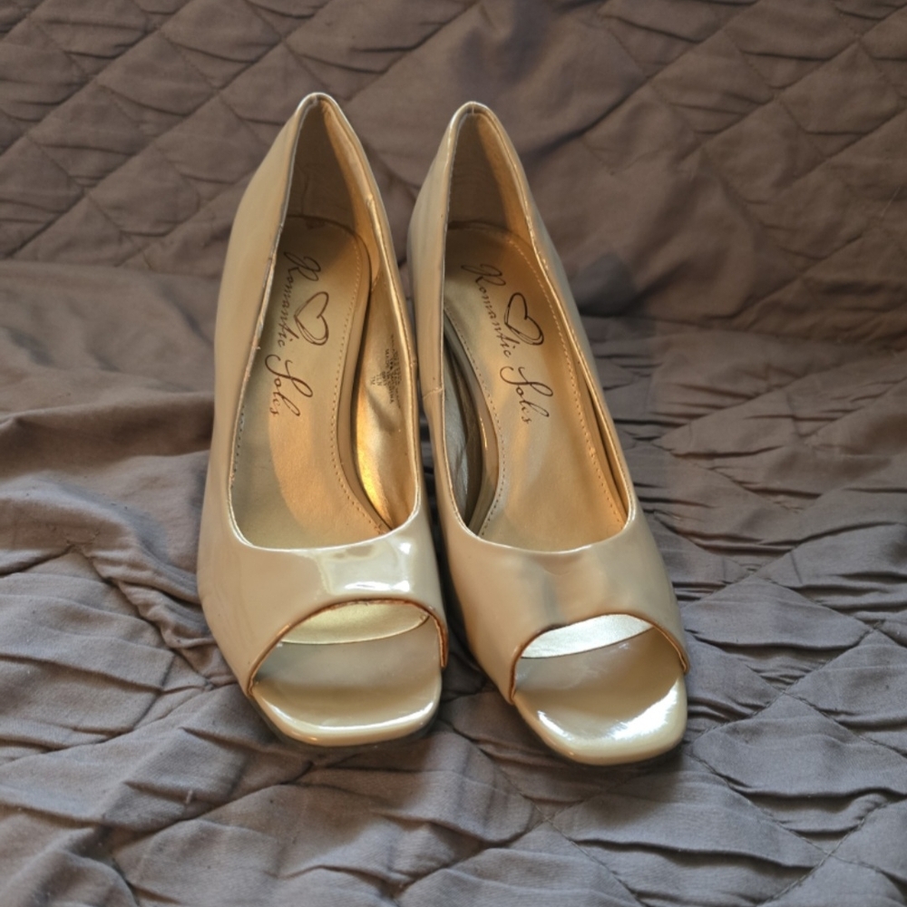 Gold Shimmery Heels Elegant Design